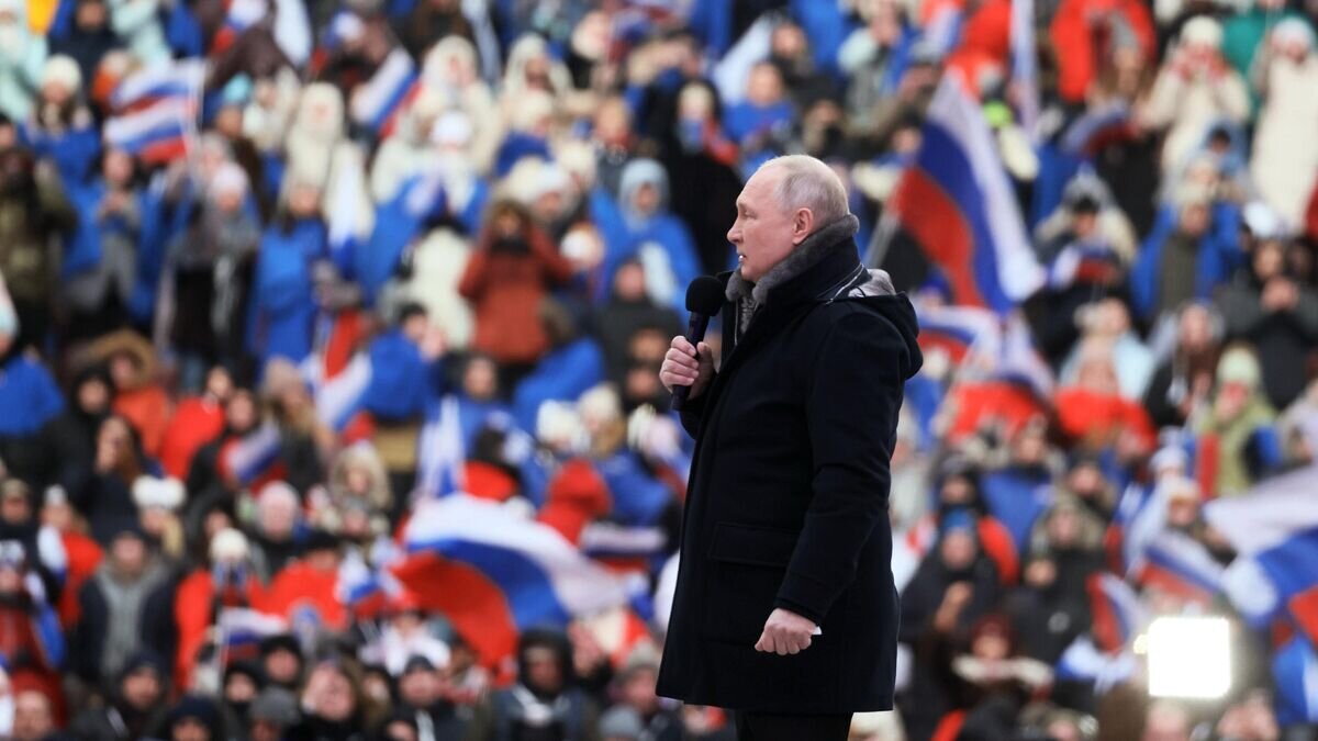   Президент РФ Владимир Путин выступает на митинге-концерте "Слава защитникам Отечества!"© РИА Новости / POOL