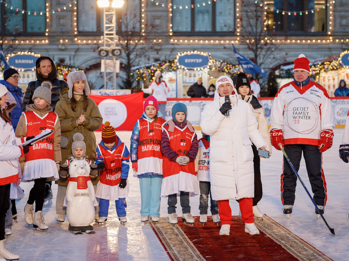 Mr winter. Каток у флагштока.