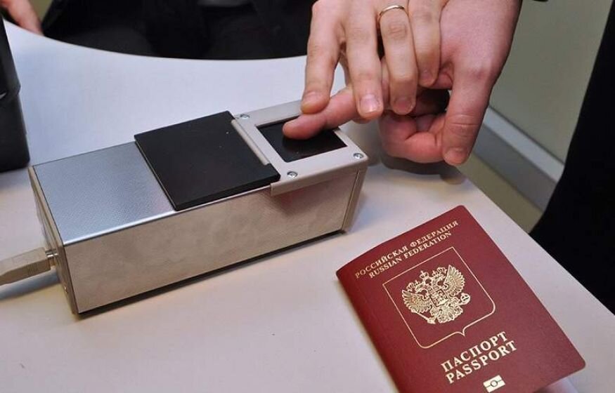    В России возобновили выпуск загранпаспортов на 10 лет