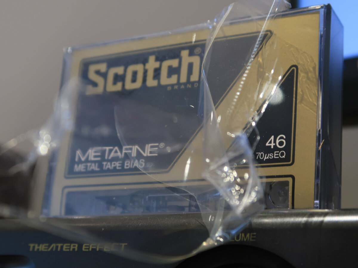 Распечатываю кассету, которой 45 лет.