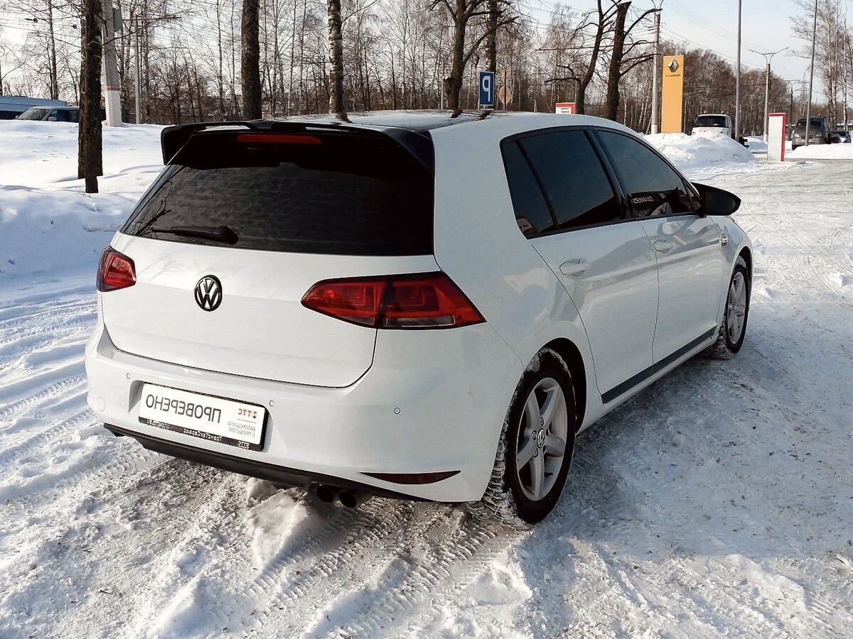 Volkswagen Golf 2015 года выпуска