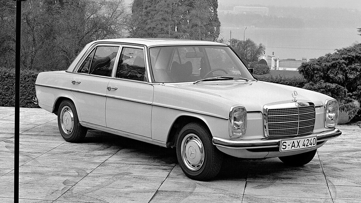 На фото: Mercedes-Benz E-Klasse (W114 115) '1972–76