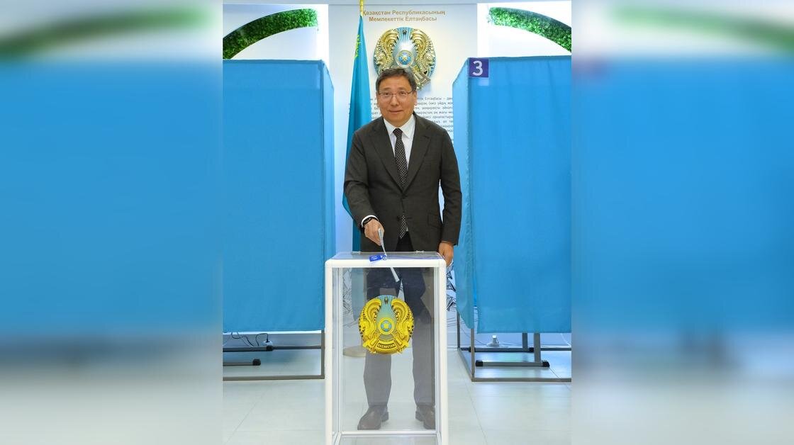    Ерболат Досаев на выборах:пресс-служба акимата Алматы