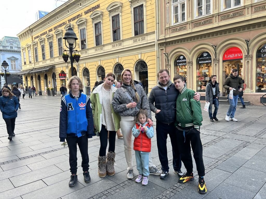 Алсу Копылова с семьёй в Белграде