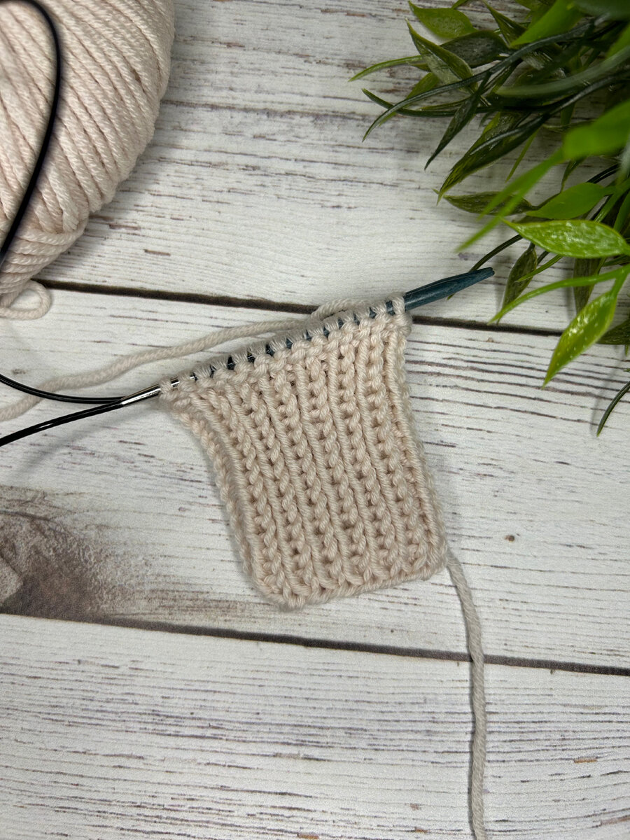 15 рядов резинки 1*1 и ряд изнаночными петлями