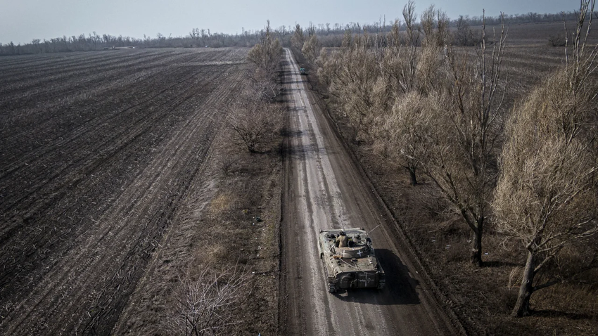 Танк, Украина вдоль линии фронта к северу Бахмут