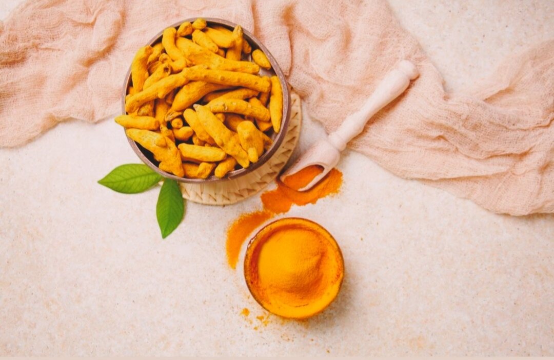 С куркумой можно готовить разные напитки