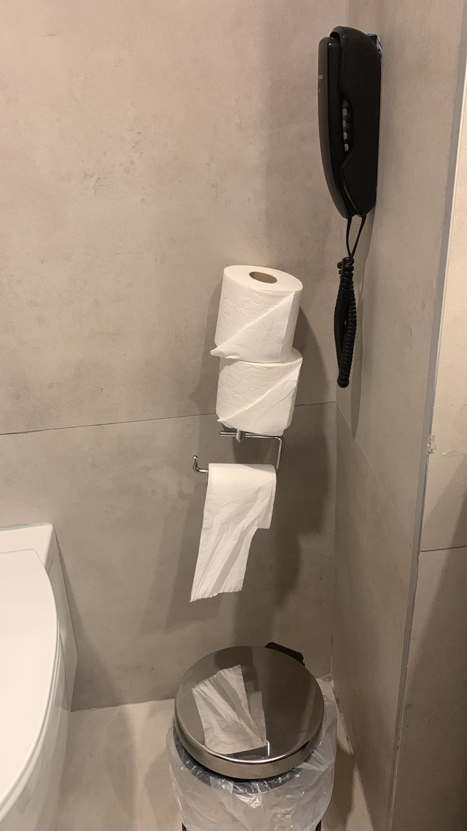 круто когда фотки санузла присылают не потому что там все плохо, а потому что все чистенько  и блестит