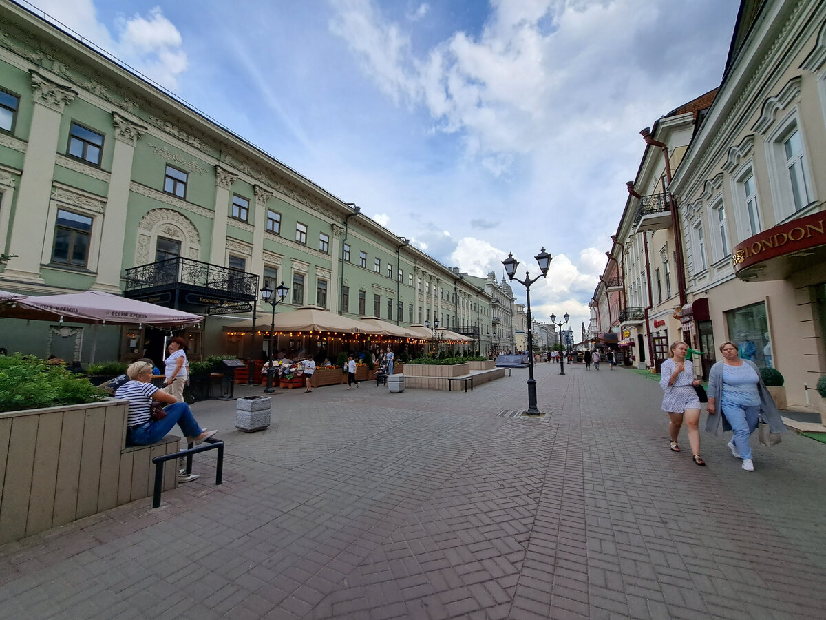 Арбат в казани на какой улице. Казань пешеходная улица Баумана. Казань Арбат улица Баумана. Пензенский Арбат пешеходная улица. Казанский Арбат улица Баумана фото.