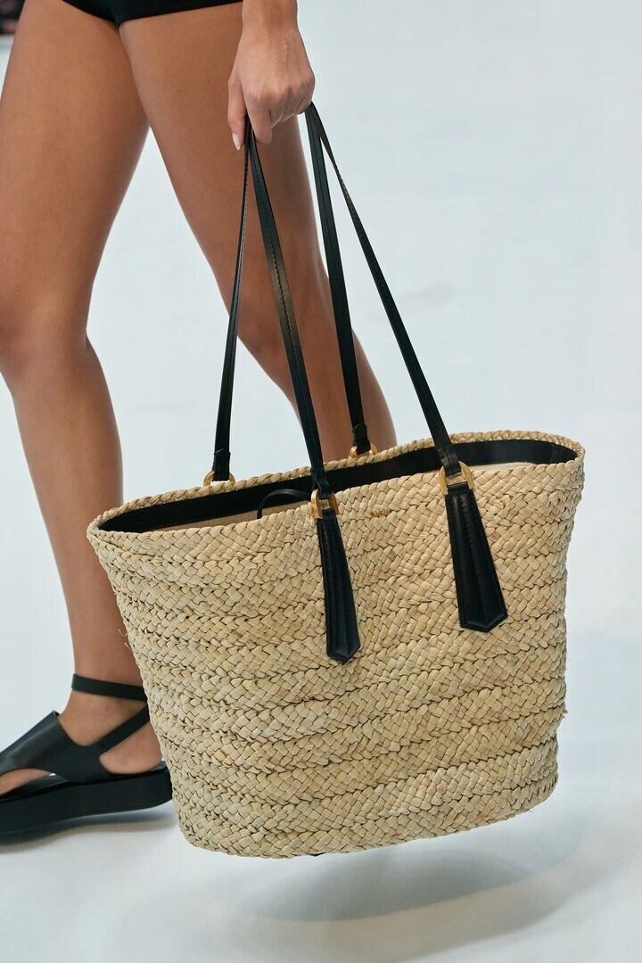     Max Mara весна 2023