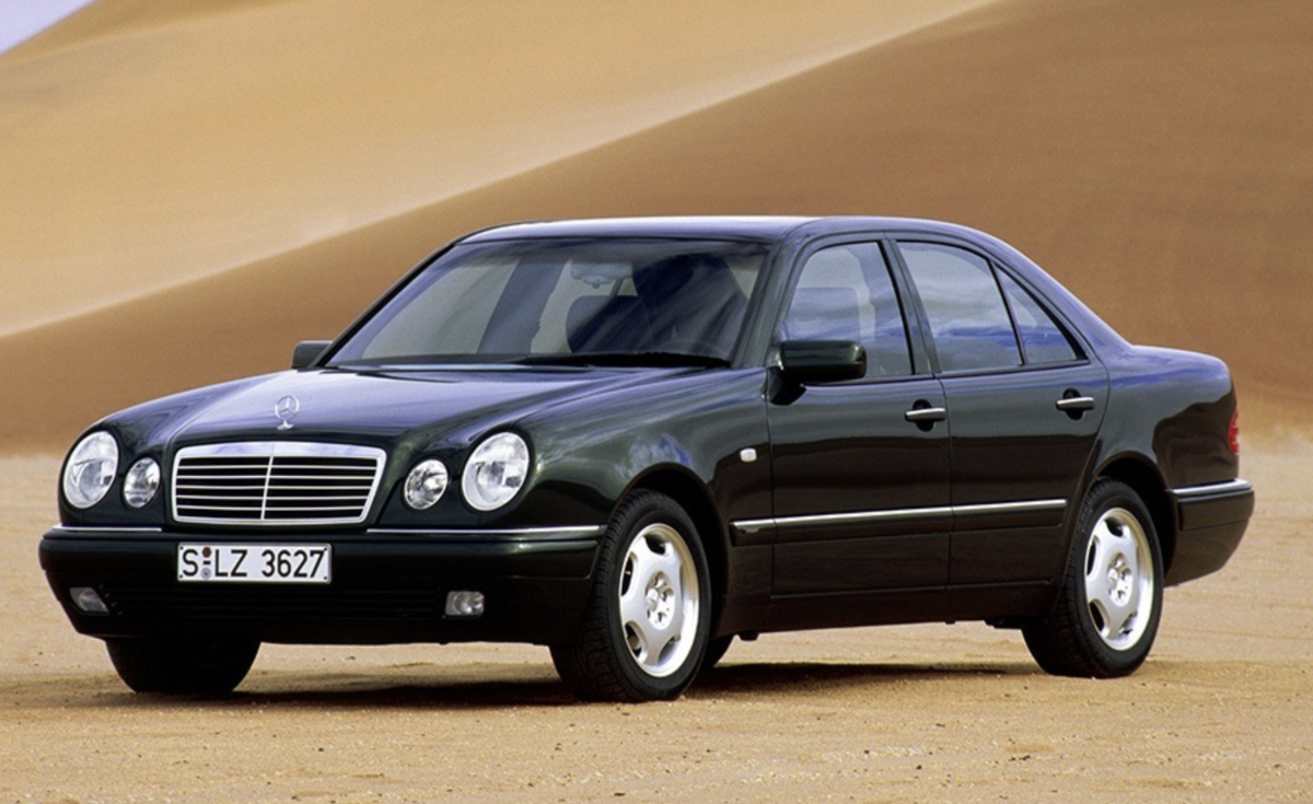 Машина первого класса. Mercedes Benz e class w210. Mercedes Benz e230. Мерседес Бенц 210 e класс. Мерседес Бенц e класса w210