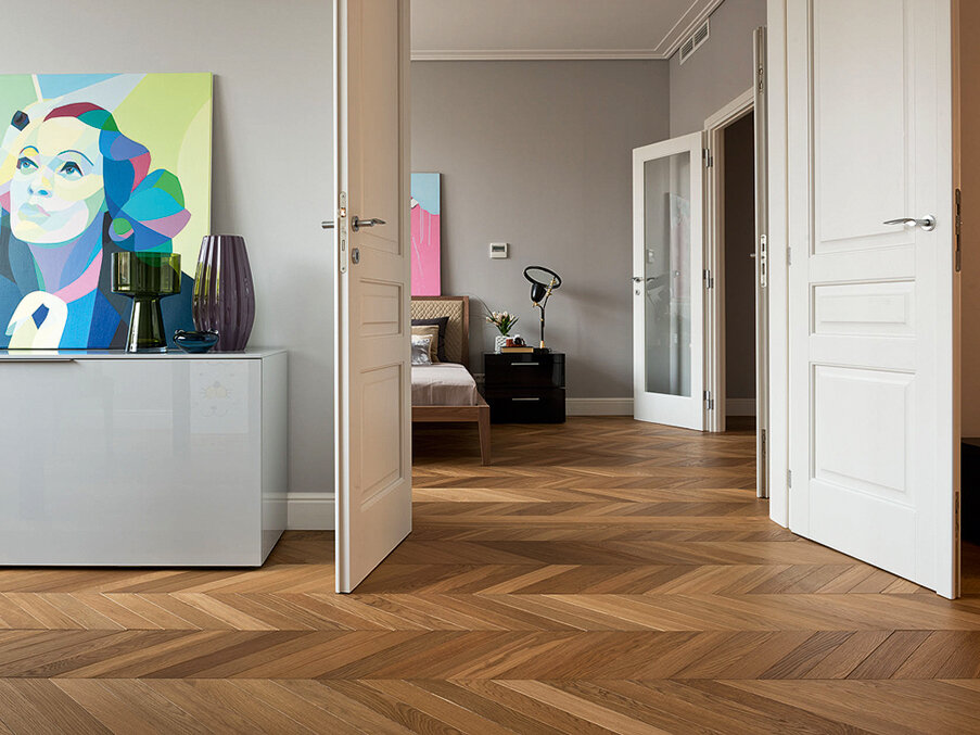 Варианты, которые, по мнению дизайнеров, стоило бы мне рассмотреть. На первом фото галереи — паркет "французская ёлочка". Хотите узнать, что на втором, - наведите курсор на картинку и кликните по стрелке. (Фото Finex, Россия)