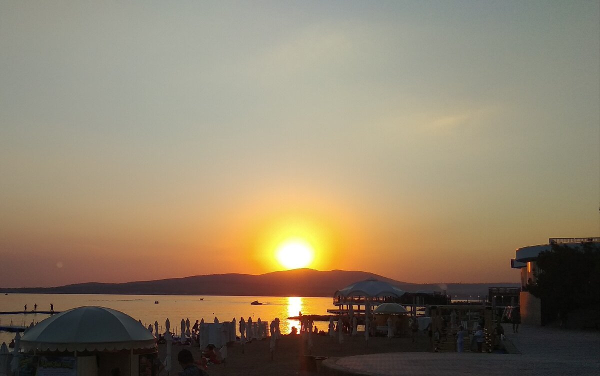 На набережной Геленджика. Фото жены)