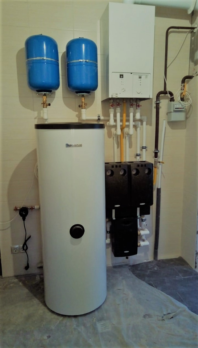 Buderus Logamax U072 24 КВт с бойлером косвенного нагрева