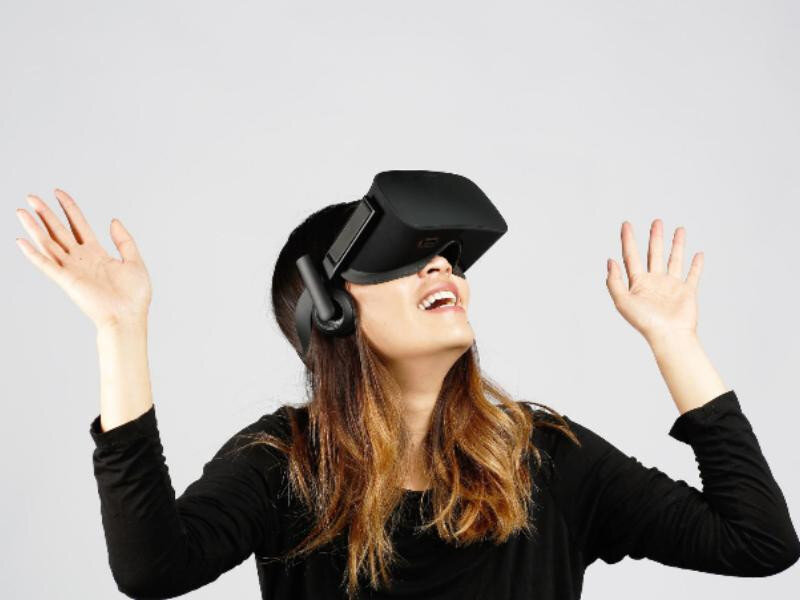 картинка взята из сайта "bloknot-voronezh.ru/news/mechta-devushki-o-vr-ochkakh-razbilas-o-surovuyu-r-1184823"