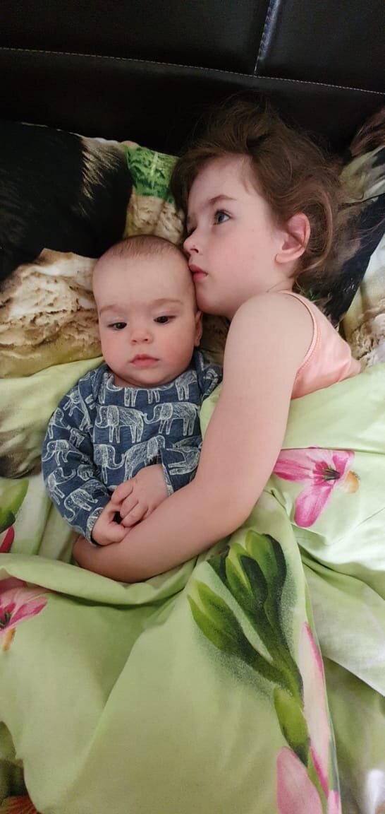 Тактильные ощущения очень важны.