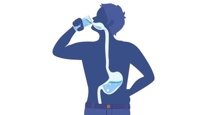 1. НЕЛЬЗЯ ПИТЬ ВОДУ СТОЯ !!!    так как органы печень и почти не могут распределить  ровно , вода прямиком попадает 12 пёрстную кишку не задерживаясь в желудке ,однако  если пить воду в сидячем положении  то вода попадает в желудок и смешивается с кислотами , благодаря которым нейтрализуются действия различных  микробом и лишь затем ,попадает в 12 пёрстную кишку.  В ислам посланник пророк Мухаммад (салаллаху алейхи салам) сообщил об этом еше в
XIV веке                                                                                                                                                                              2. НУЖНО ПИТЬ ВОДУ КОГДА ЕСТЬ ЖАЖДА (требует организм)   насильно заливать воду в организм не надо ,  как многие говорят 2 л  и т п.
3. НЕ ПЕЙТЕ МНОГО ВОДЫ ЗА РАЗ .если целый день вы терпели  ходили с жаждой и  потом заливать в себя   литрами то это колоссальная нагрузка для желудка , желудочно кишечного  тракта , на почки , метаболизм будет хуже. 
РЕКОМЕНДУЕТСЯ: пить воду  несколько раз в течение дня. 
4.НЕ ПЕЙТЕ ХОЛОДНУЮ ВОДУ. так как не будите получать все необходимые минералы ,
пейте воду комнатной температуры или даже горячую, так как холодная вода даст отрицательный эффект на весь организм, кожа, волосы, суставы, внутренние органы .
5. ВРЕМЯ ПИТЬЯ ВОДЫ .
СОВЕТ : пейте воду за 30 минут до еды и после  50 минут, не пить воду перед  едой или во время еды и сразу после еды.
6.ЛУЧШЕЕ ВРЕМЯ ПИТЬЯ ВОДЫ . 
это утром как только проснулись  первым делом нужно пить воду 
ПОЛЬЗА:  возобновление баланса жидкости в организме 
                    ускорение обмена веществ
                     подготовка желудочно-кишечного тракта к работе
                     очищение организма от шлаков           
                     избавление от лишнего веса
                     ускорение обмена веществ.