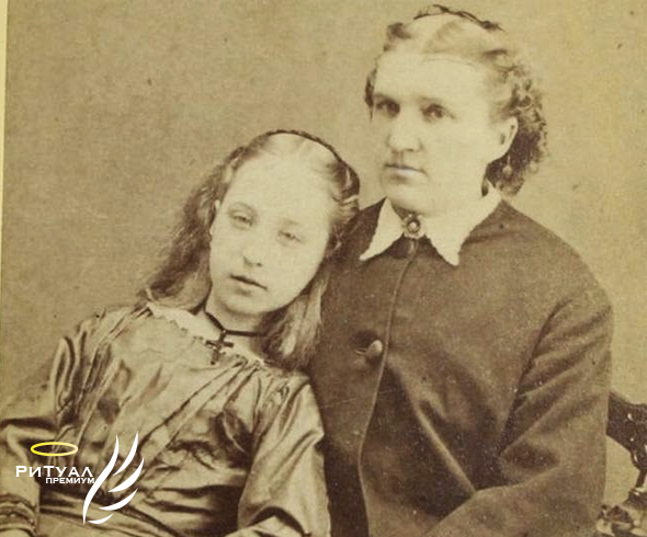 Мода на посмертные фото Викторианской эпохи.