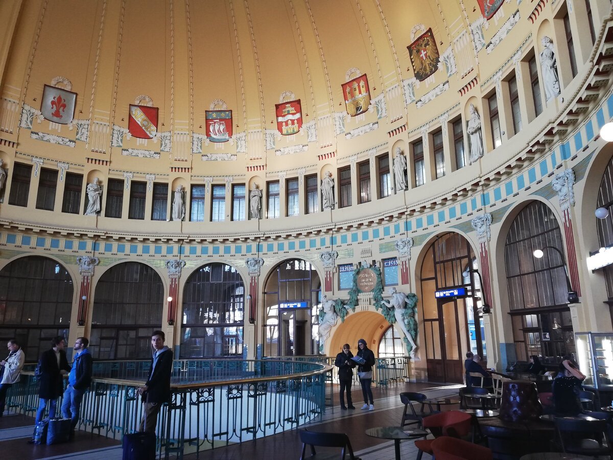 Прага, историческая часть главного вокзала (фото из личного архива)