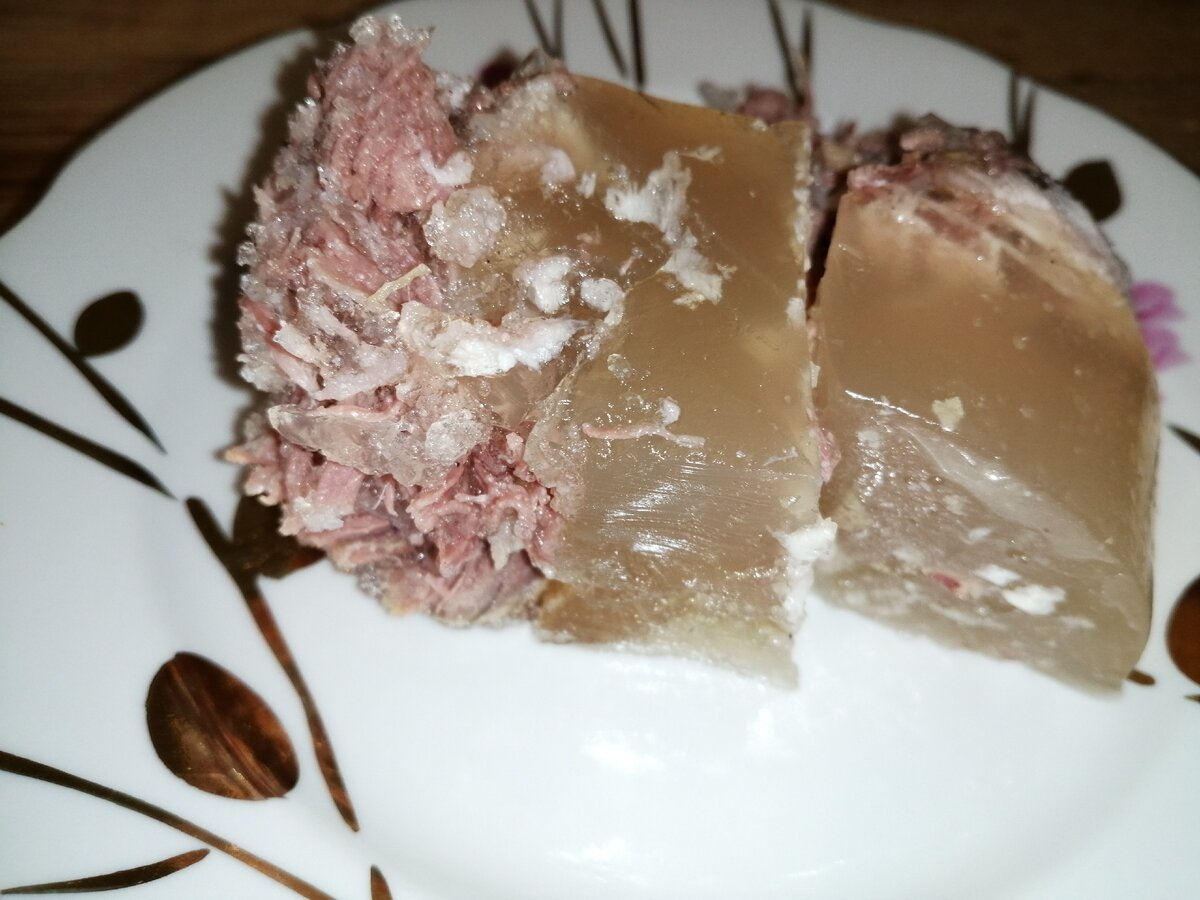 Такая порция заливного  заменяет мне порцию обеда