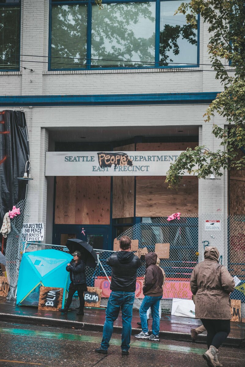 Тот самый полицейский участок в Сиэтле, который покинула полиция