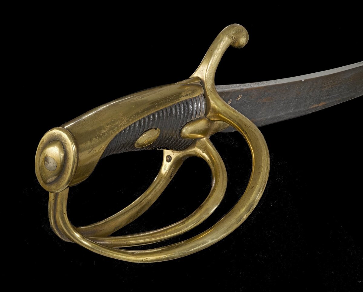 Эфес сабли легкой кавалерии AnIX из коллекции Royal Armouries.