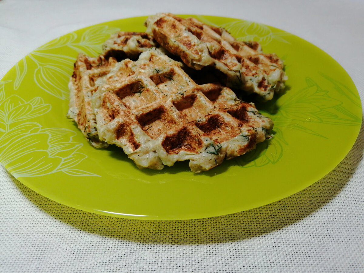 Получились очень вкусные, румяные кабачковые вафли