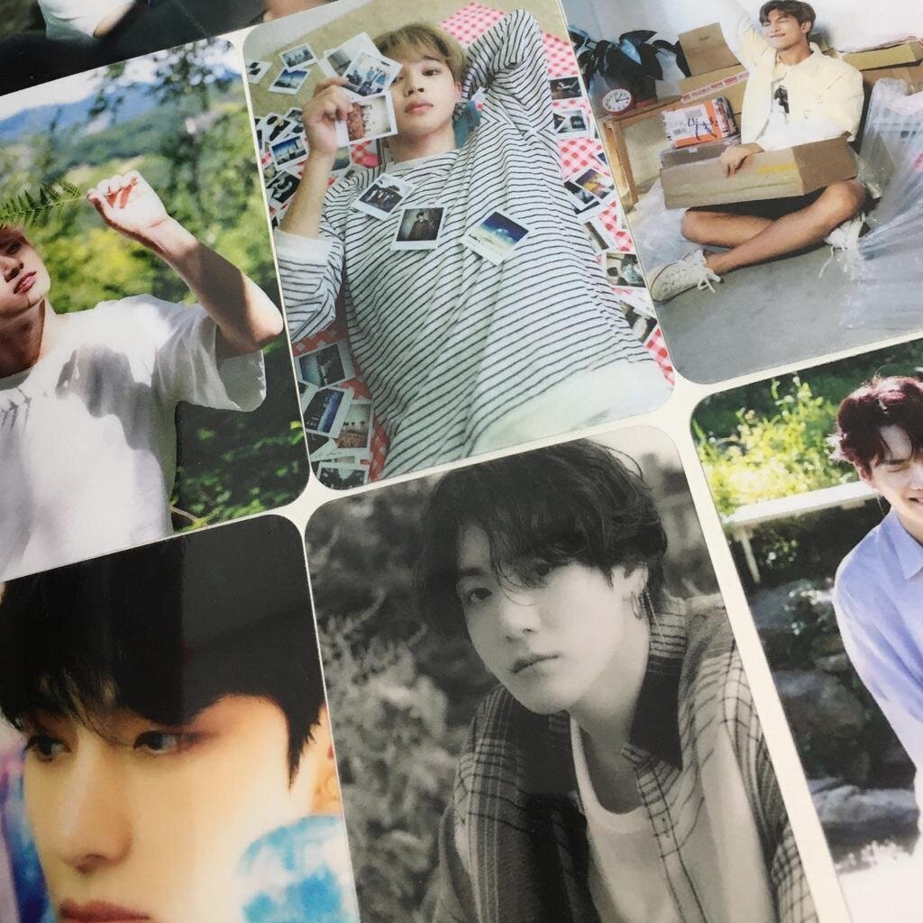 Вот карточки с группой BTS