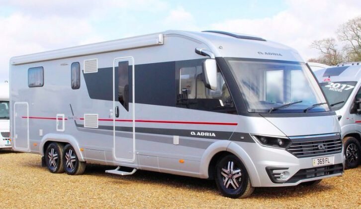 Дом на колесах Adria Sonic Supreme