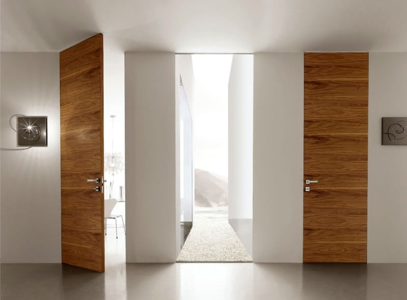 Высокие распашные межкомнатные двери