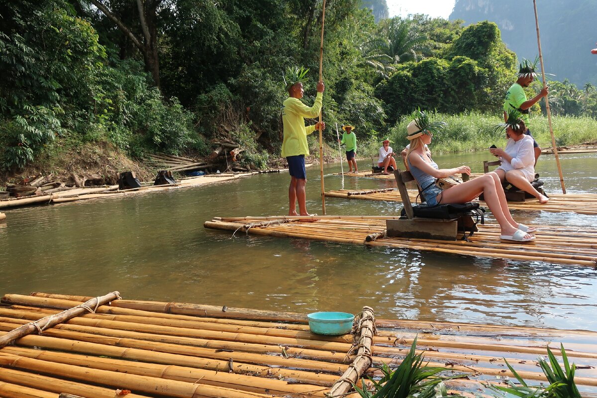 Сплав по реке . Таиланд.