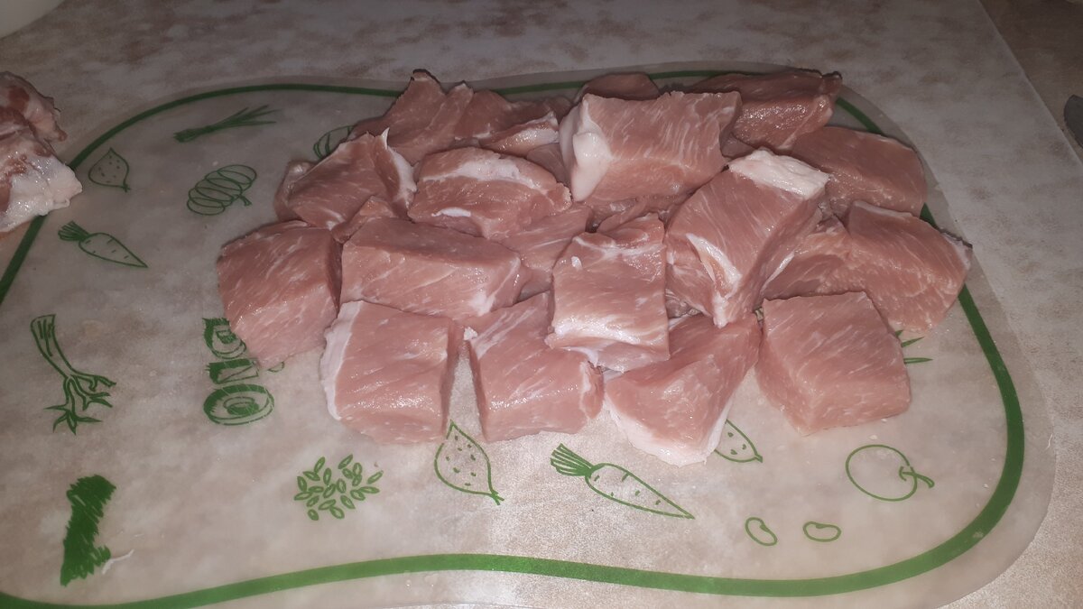 Нарезал небольшими кусочками