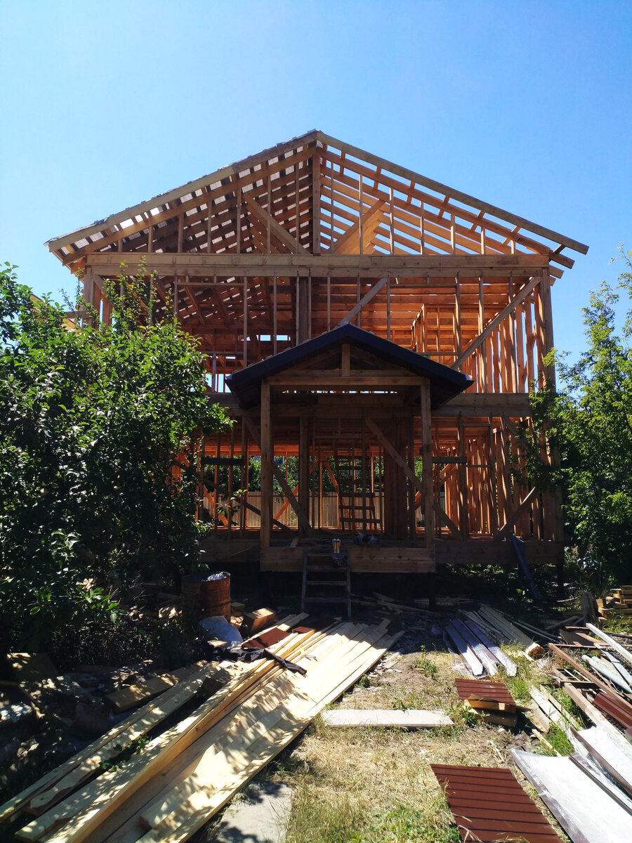 Полностью готовая кровля веранды