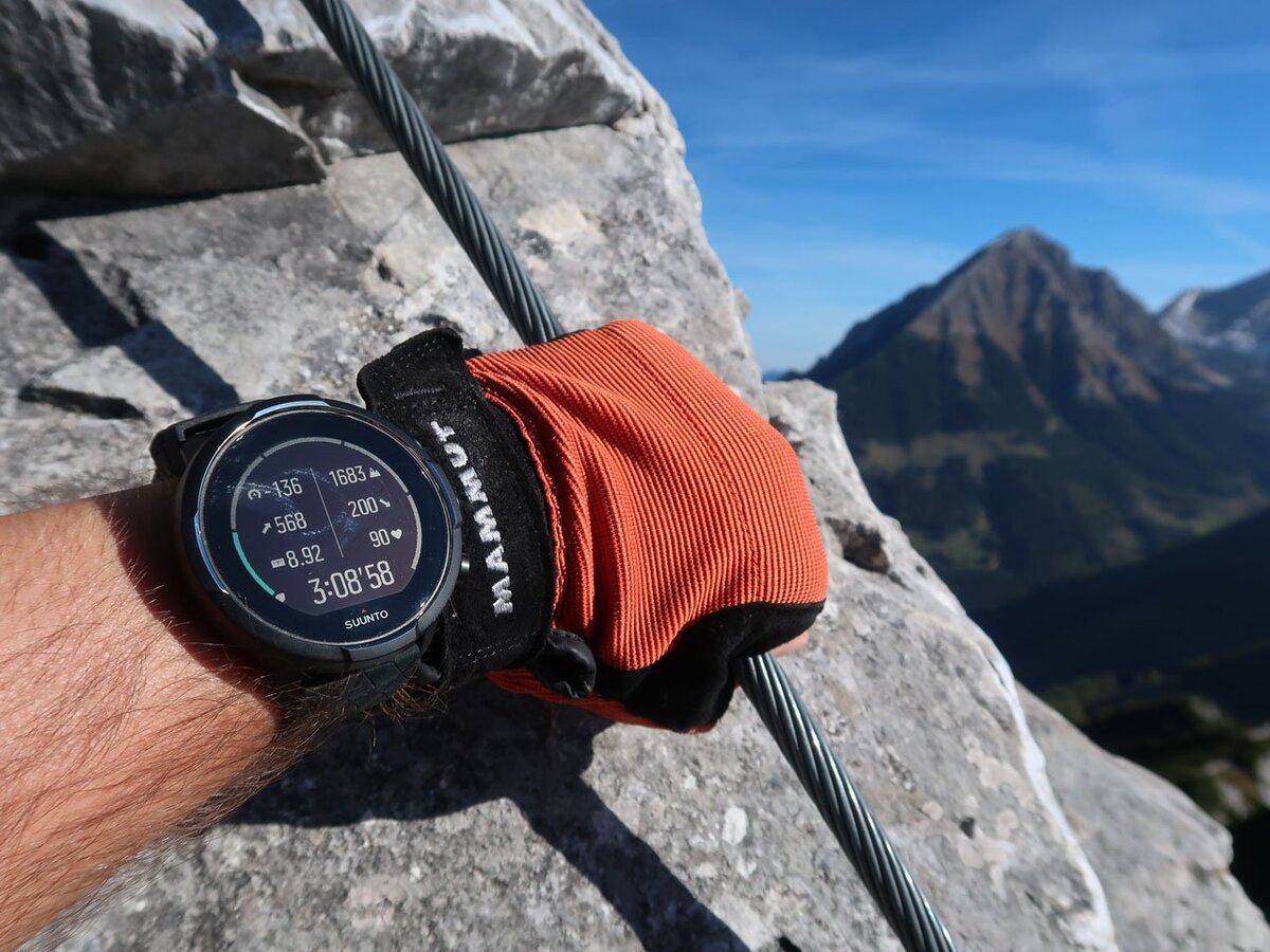 Час туризма. Suunto 9 Baro Titanium. Часы Suunto 9 Baro Titanium. Suunto 9 Ambassador Edition. Часы Suunto 9 Baro Titanium Red bull x-Alps Limited Edition.