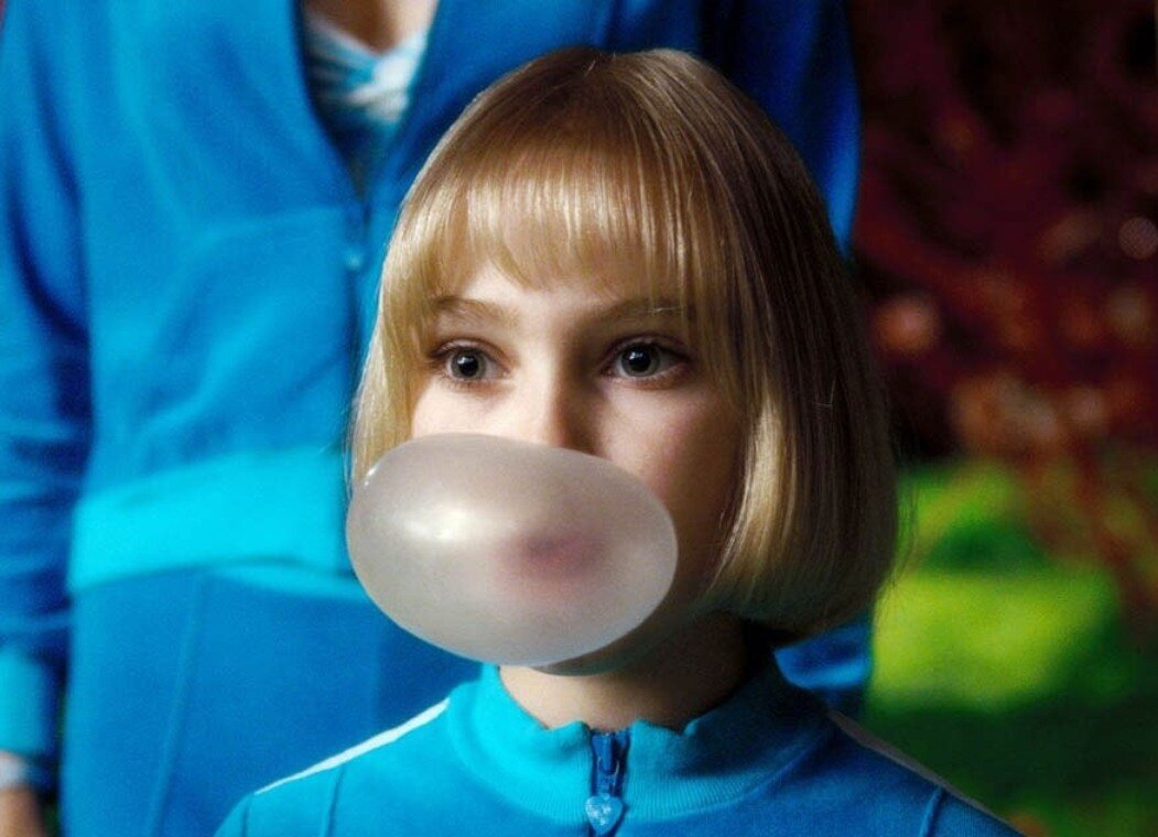  Чарли и шоколадная фабрика (2005)