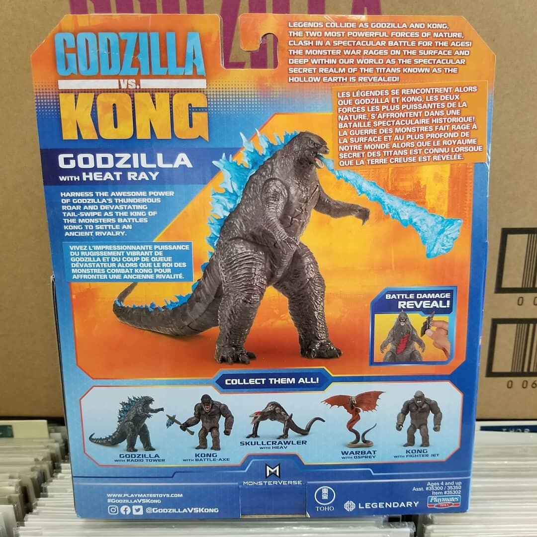 слитые фото оригинальных игрушек вселенной Монстерверса. Уорбэт справа.