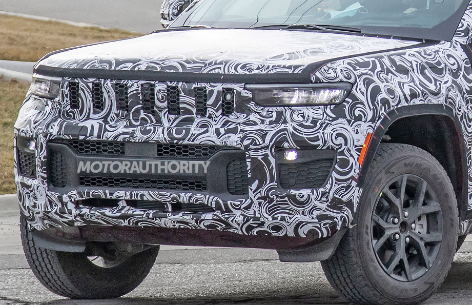 Шпионские снимки Jeep Grand Cherokee 2022 года