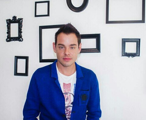 Источник-https://www.kino-teatr.ru/kino/acter/m/ros/4760/foto/747930/