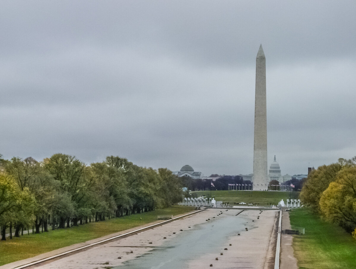 Мамаев курган статуя родина мать. Волгоград мемориальный комплекс на мамаевом кургане. Монумент почему о. Статуя родина-мать в волгограде. Мемориал родина мать.