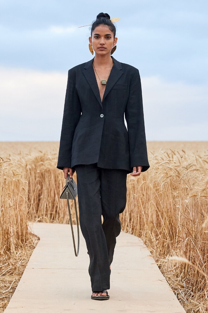 Jacquemus SS 2021 READY TO WEAR. Источник фото: www.pinterest.ru