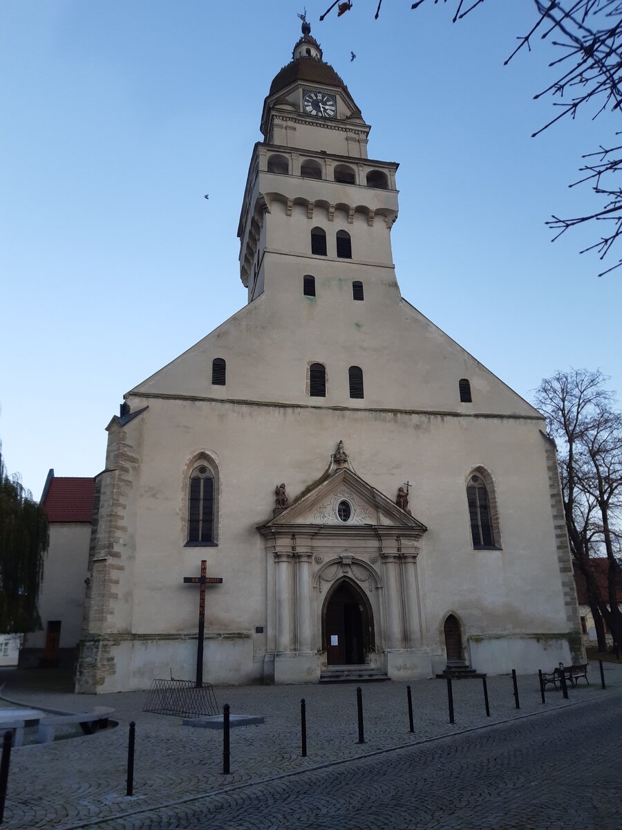 Фото автора. В Словакии много красивых и необычных католических храмов.