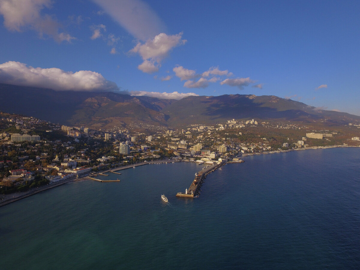 Вид на Ялту // Туристический портал Республики Крым 