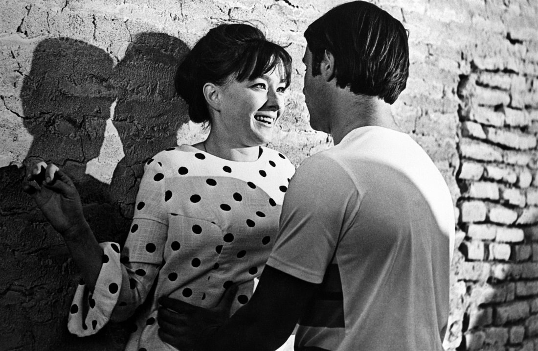 Прав был поэт Леонид Дербенев. В нашей жизни есть только вот такие миги радости...-3