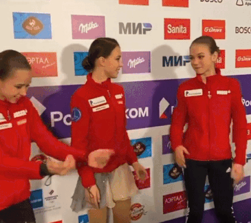 Камила Валиева, Анна Щербакова и Александра Трусова (источник - instagram.com/p/CJRe6riJY32/)