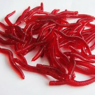 Мотыль будет примерно таким. 