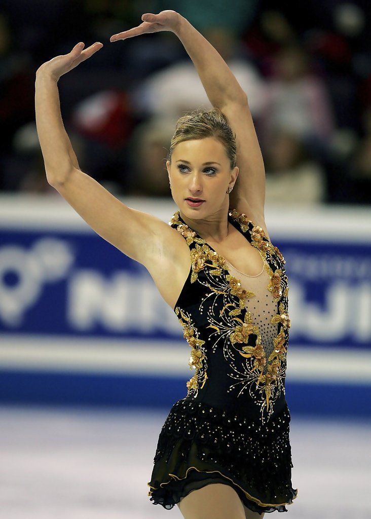 Канадская фигуристки Джоанни Рошетт