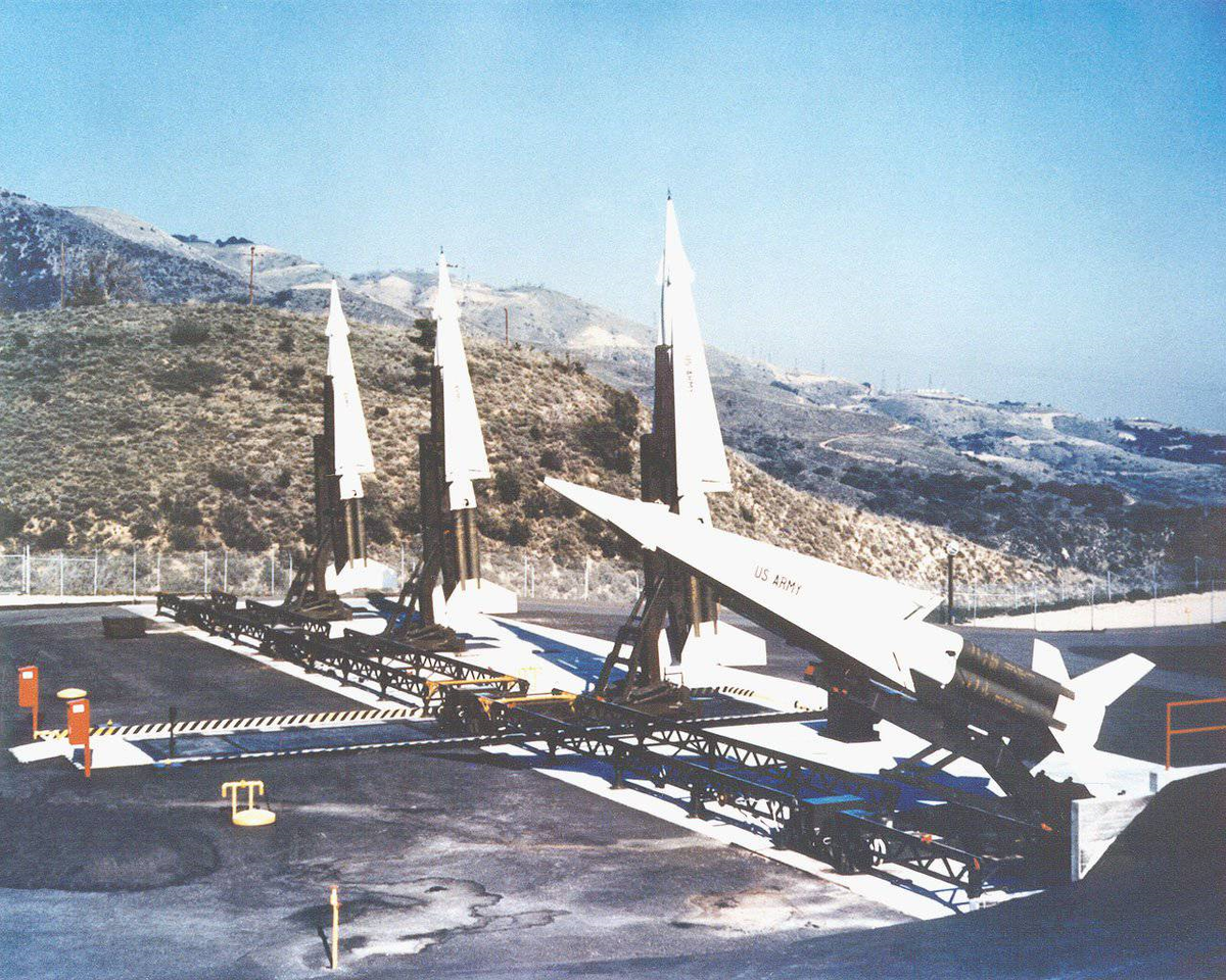 Статус фото – общественное достояние.