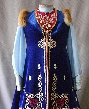 Длинная безрукавка.