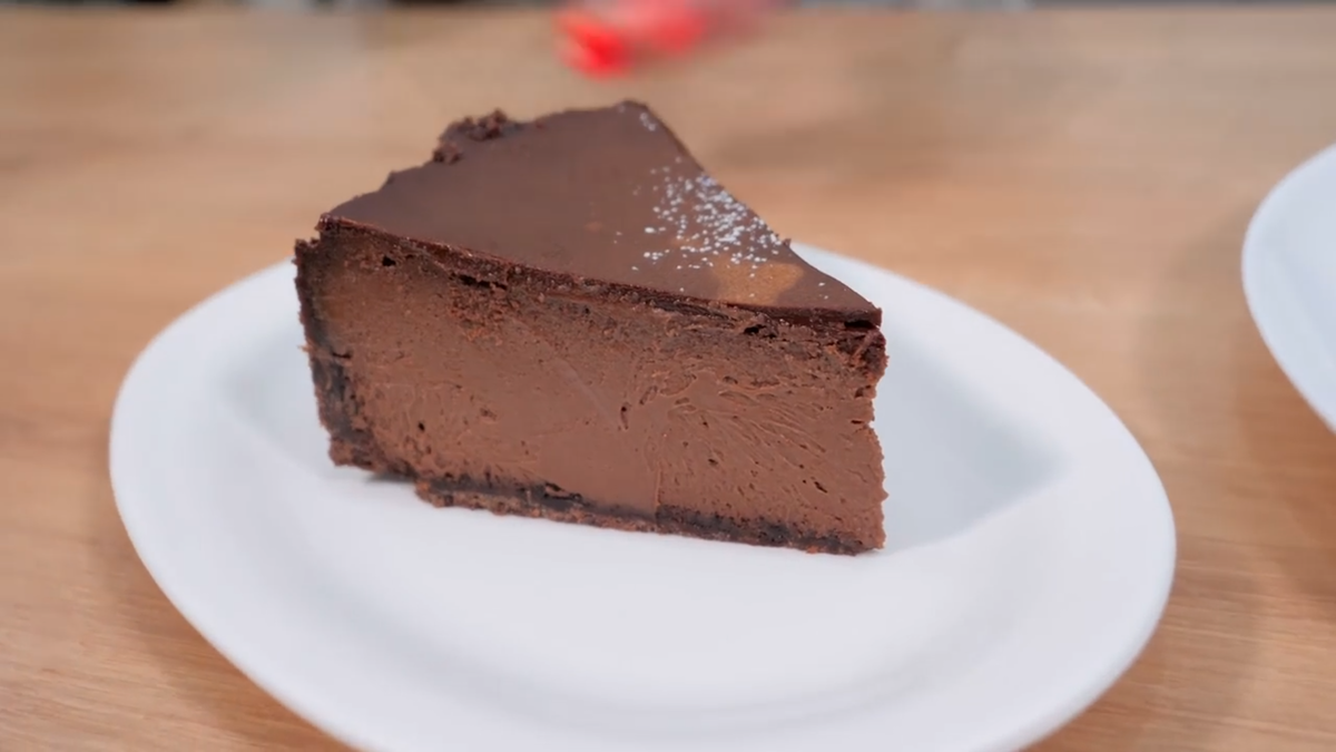 Chocolate cheesecake. Чизкейк шоколадный. Чизкейк с шоколадом. Чизкейк "шоколадный" 20п. Чизкейк творожный с шоколадом.