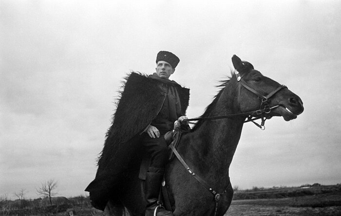 Изображение Яндекс Картинки.  Казак в бурке.